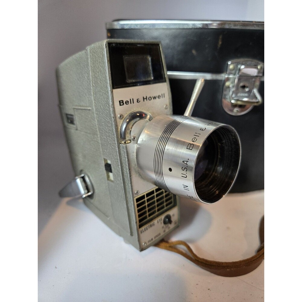 Vintage BELL & HOWELL 310 Zoom Electric Eye 8MM Roll Film Movie Camera UNTESTED